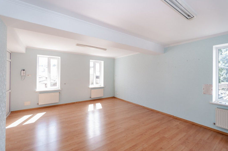 Spațiu de birou, Centrul capitalei,Chirie 15€/mp