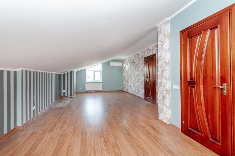 Spațiu de birou, Centrul capitalei,Chirie 15€/mp