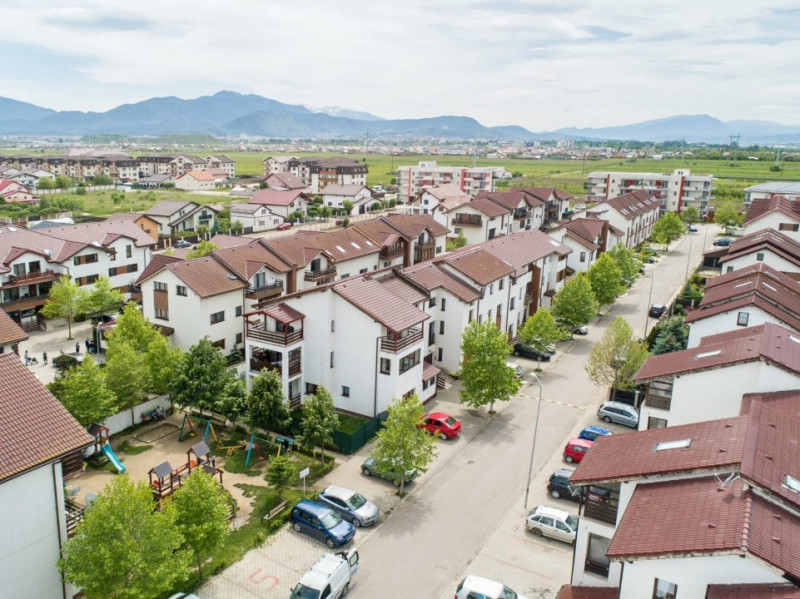 Apartament cu 1 cameră + curte proprie de 40 mp, Brașov 