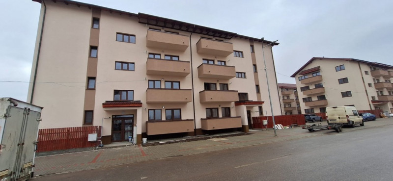 Apartament cu 1 cameră + curte proprie de 40 mp, Brașov 
