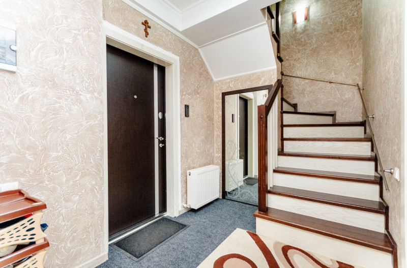 Apartament cu 3 camere,  Ciocana, str.Ginta Latina