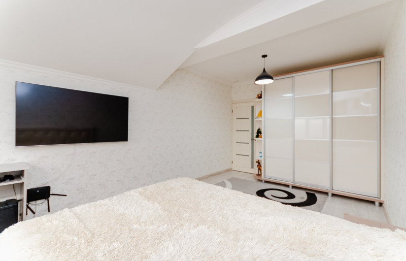 Apartament cu 3 camere,  Ciocana, str.Ginta Latina