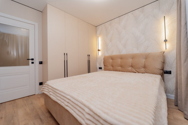 Botanica, bd. Dacia 28, apartament 2 camere + living, seria Varnița.