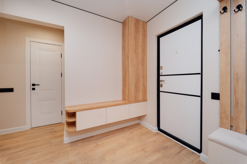 Botanica, bd. Dacia 28, apartament 2 camere + living, seria Varnița.