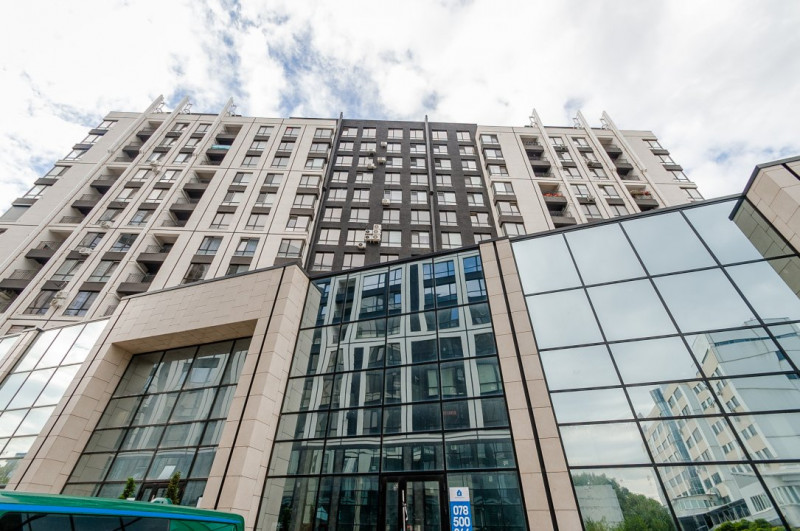 Spațiu Comercial de 320 mp de Închiriat – Complex Artima, Parter