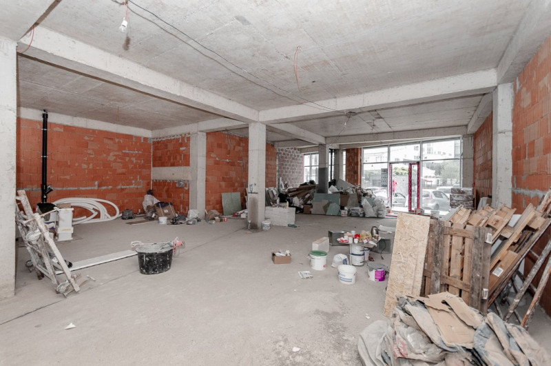 Spațiu Comercial de 320 mp de Închiriat – Complex Artima, Parter