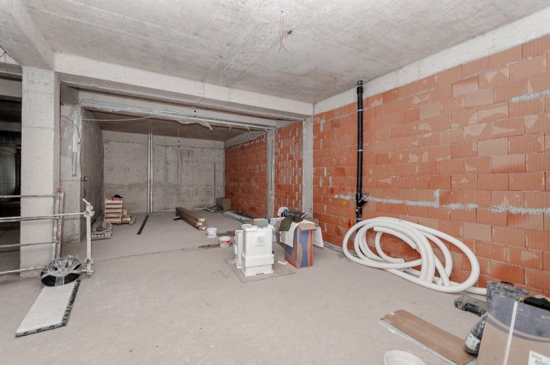 Spațiu Comercial de 320 mp de Închiriat – Complex Artima, Parter