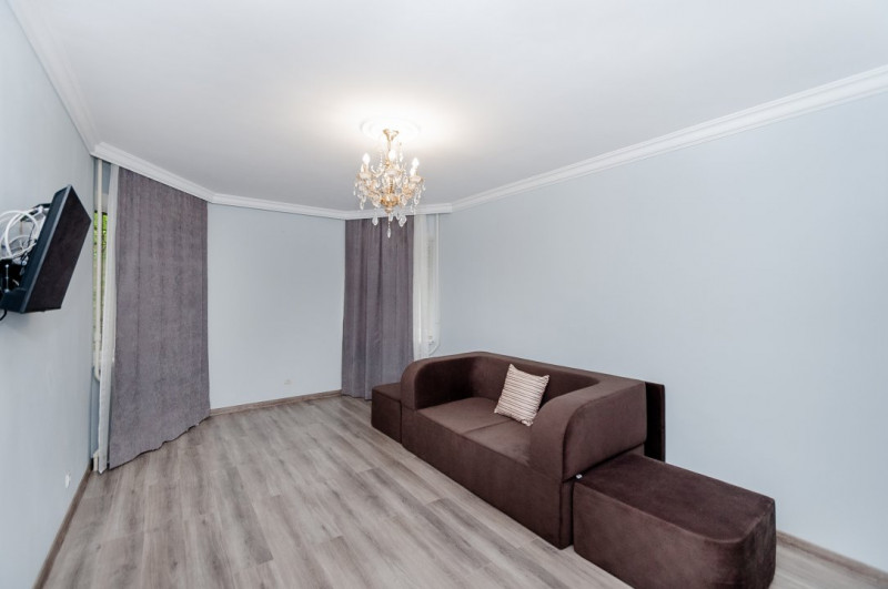 2 Apartamente cu intrări separate, un singur număr cadastral, Centru, Ismail.