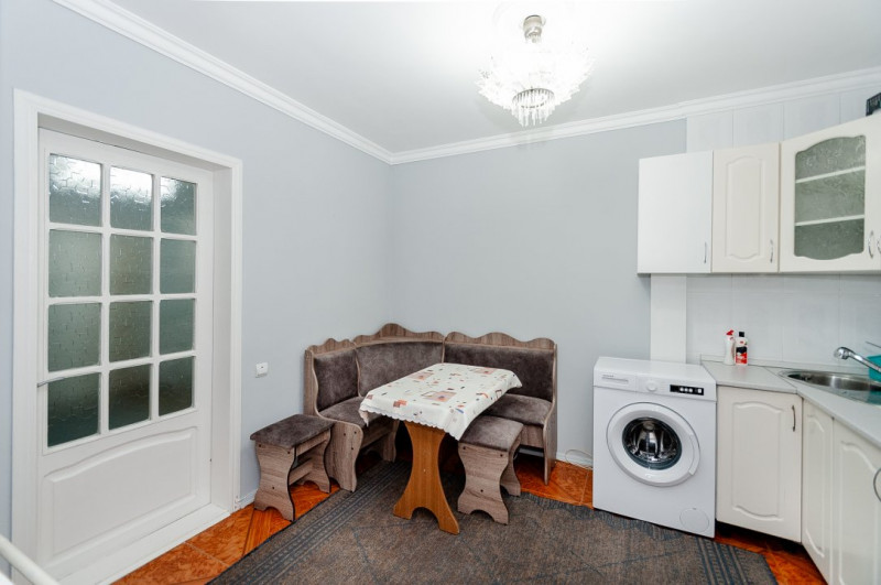 2 Apartamente cu intrări separate, un singur număr cadastral, Centru, Ismail.