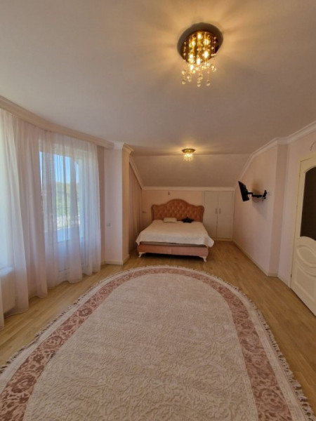 Spre chirie casa in Dumbrava (Poiana Domneasca) linga padure