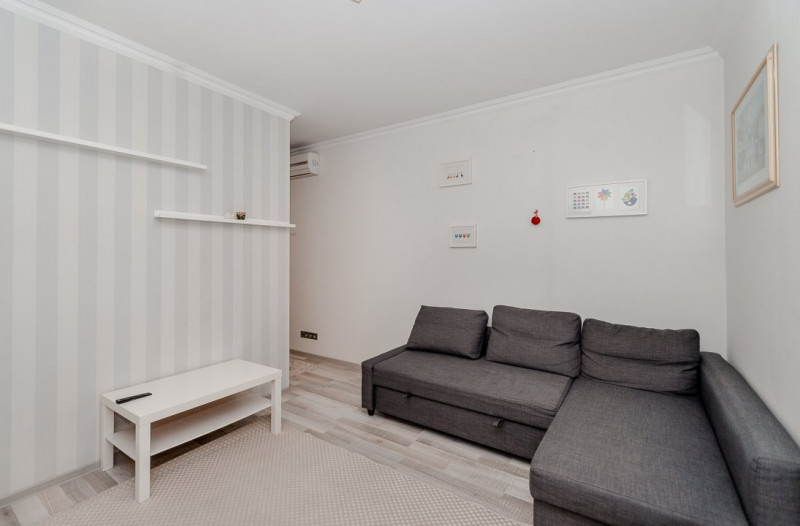 Apartament cu 2 dormitoare si living, Botanica, str. Zelinski