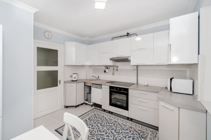 Apartament cu 2 dormitoare si living, Botanica, str. Zelinski