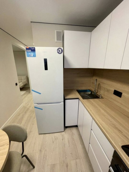 Vanzare apartament cu 2 camere și living, Botanica, str. Trandafirilor