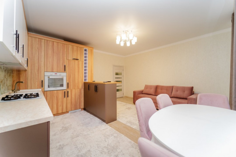 Chirie apartament cu 2 camere + living, Club House Inamstro, lângă pădure.