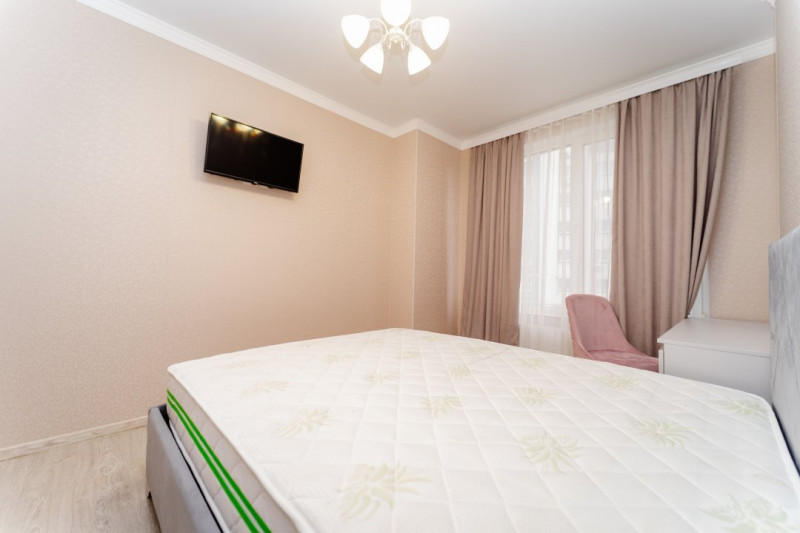 Chirie apartament cu 2 camere + living, Club House Inamstro, lângă pădure.