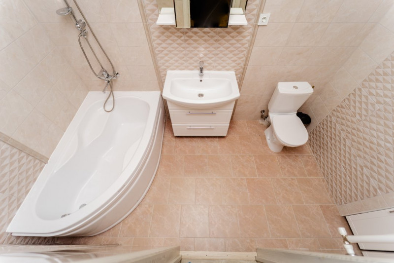 Chirie apartament cu 2 camere + living, Club House Inamstro, lângă pădure.