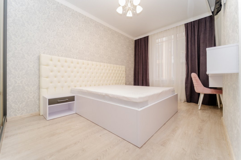 Chirie apartament cu 2 camere + living, Club House Inamstro, lângă pădure.