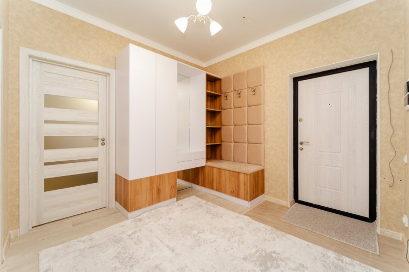 Chirie apartament cu 2 camere + living, Club House Inamstro, lângă pădure.