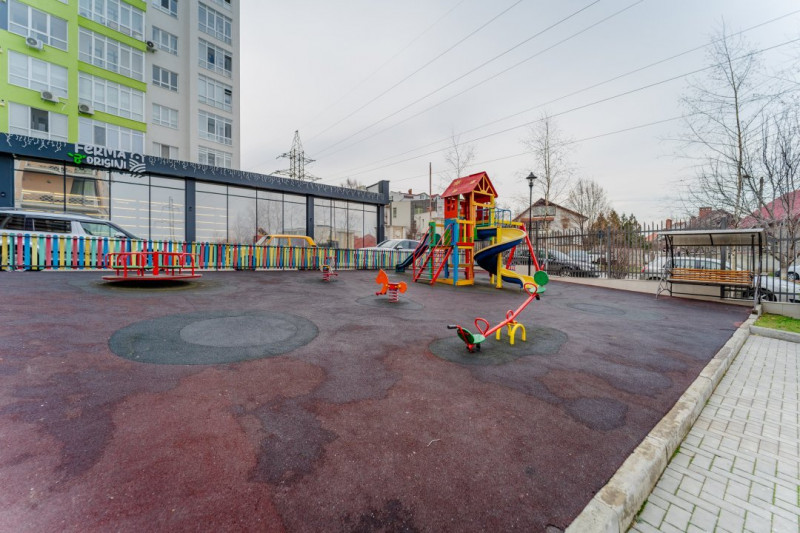 Chirie apartament cu 2 camere + living, Club House Inamstro, lângă pădure.